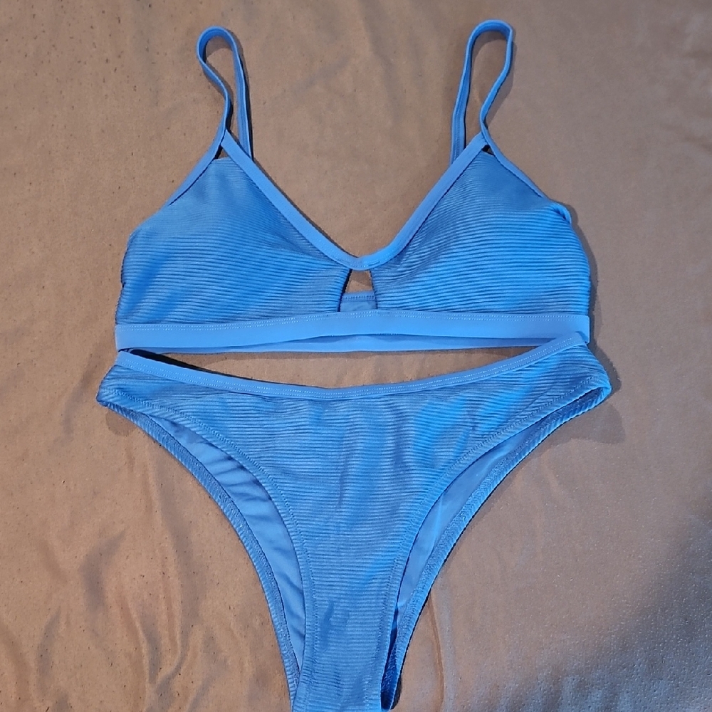 Cupshe bikini (never worn)